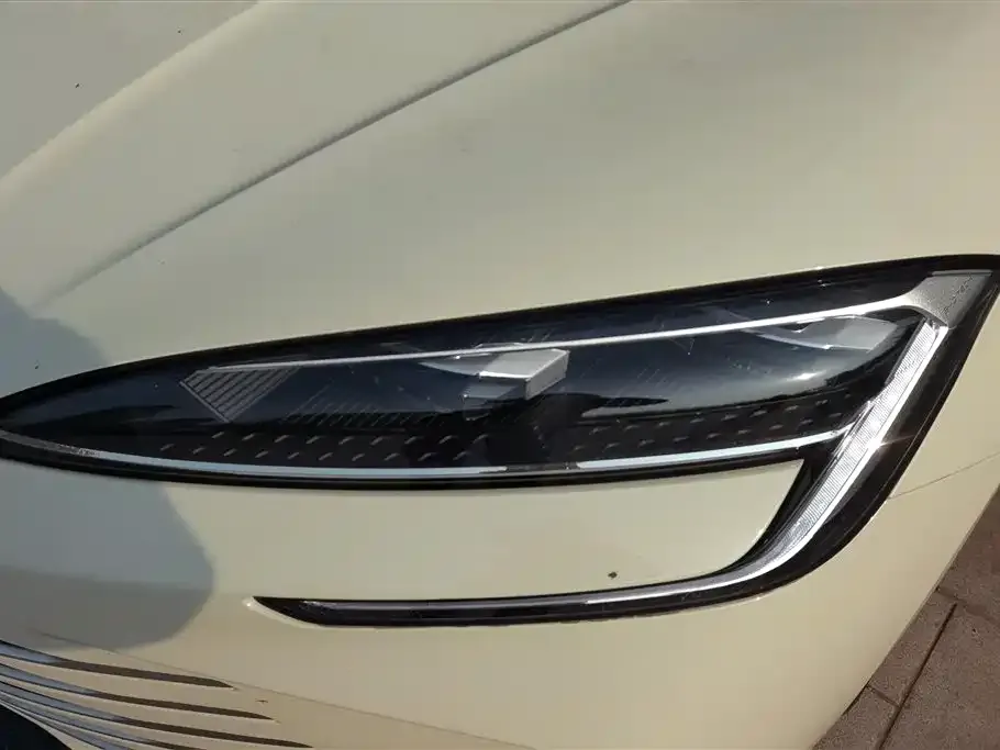BYD Seal — фото 8
