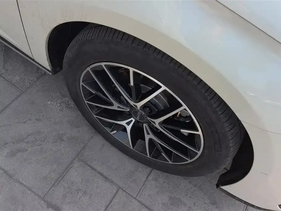 BYD Seal — фото 4