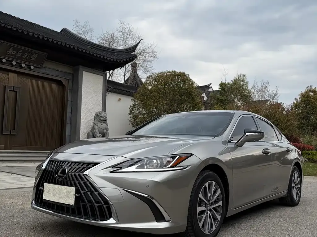 Lexus ES 2022 из CN, фото 1