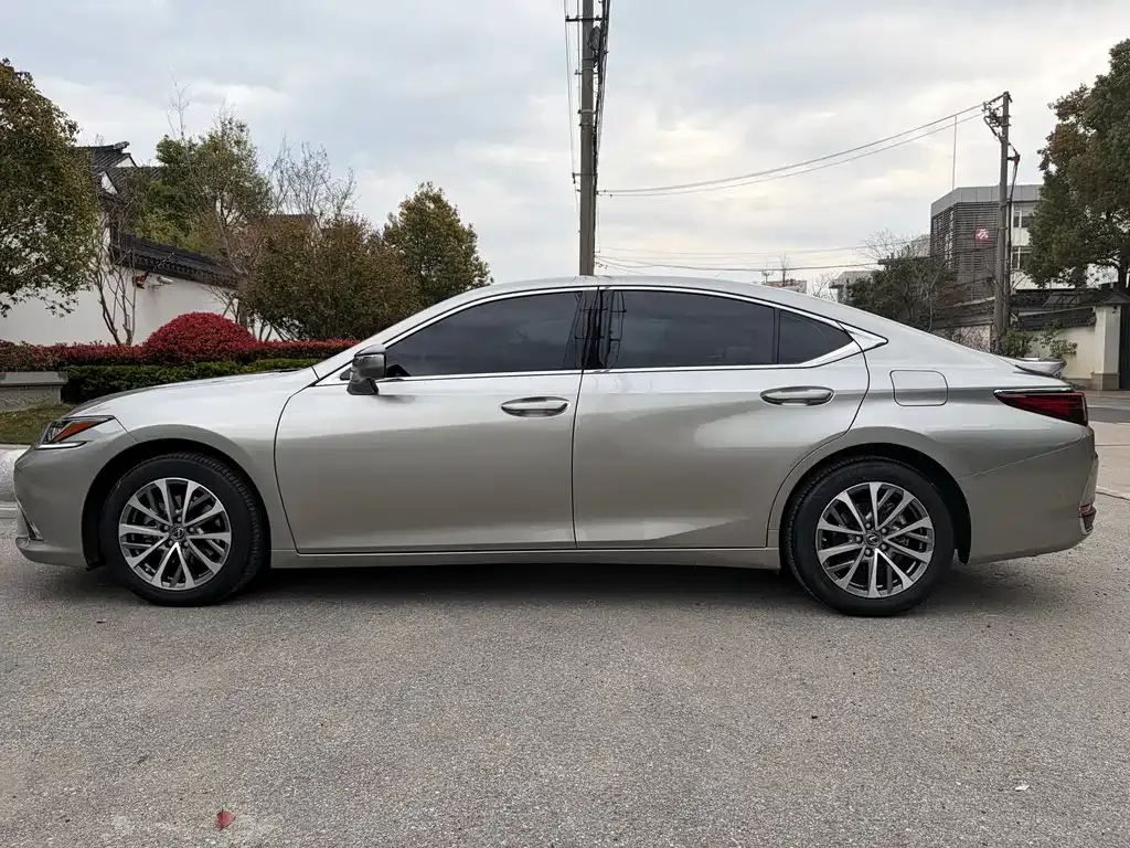 Lexus ES 2022 из CN, фото 9