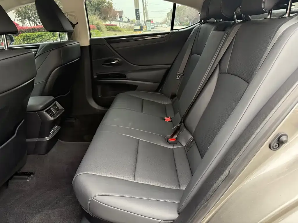 Lexus ES 2022 из CN, фото 2