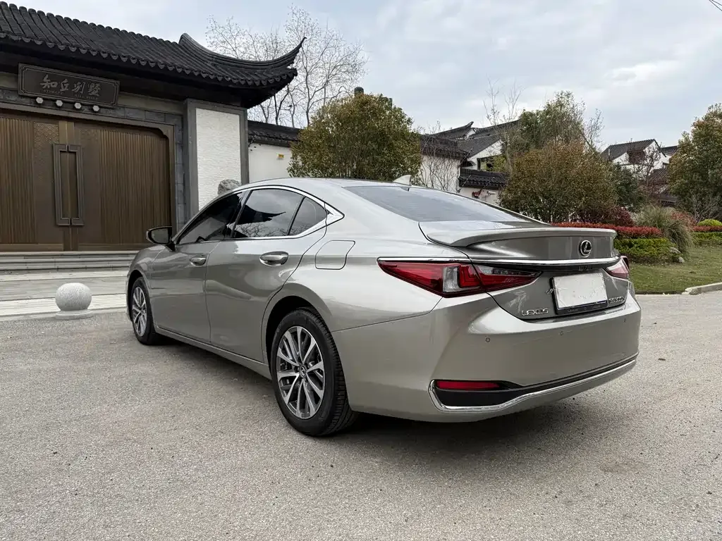 Lexus ES 2022 из CN, фото 7