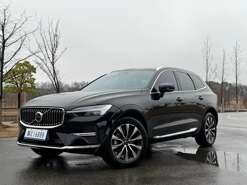 Volvo XC60 — фото 1