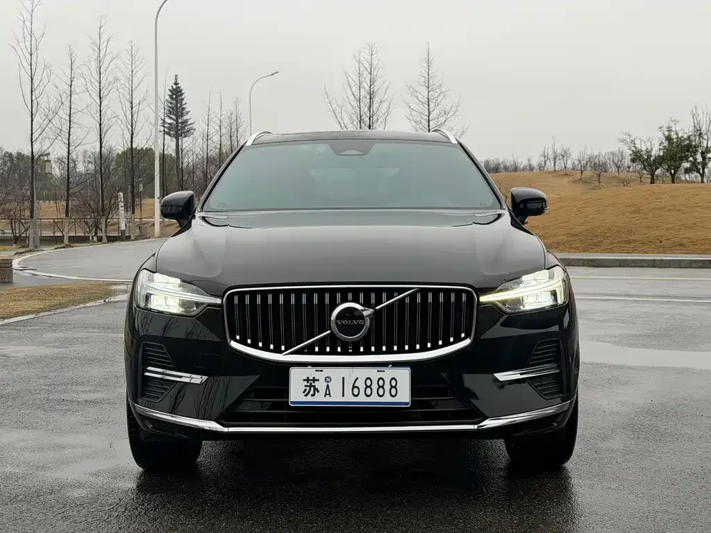 Volvo XC60 — фото 9