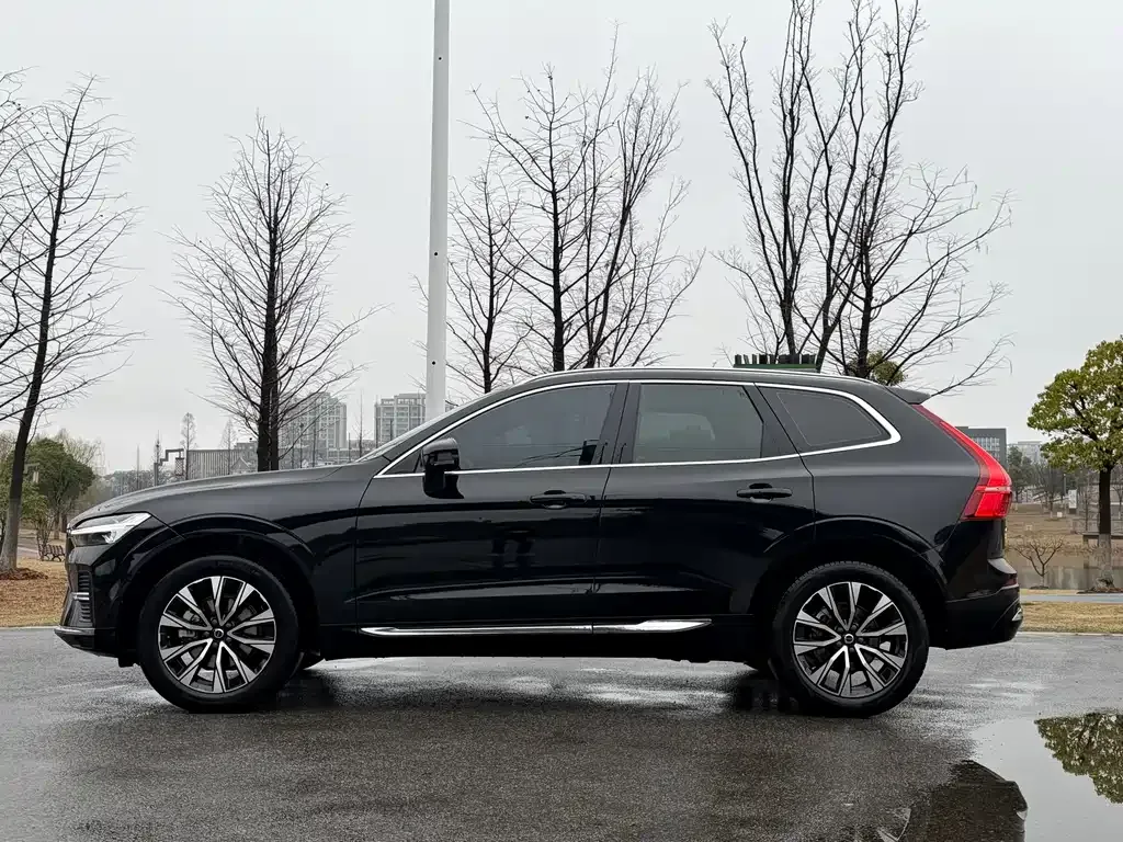 Volvo XC60 — фото 7