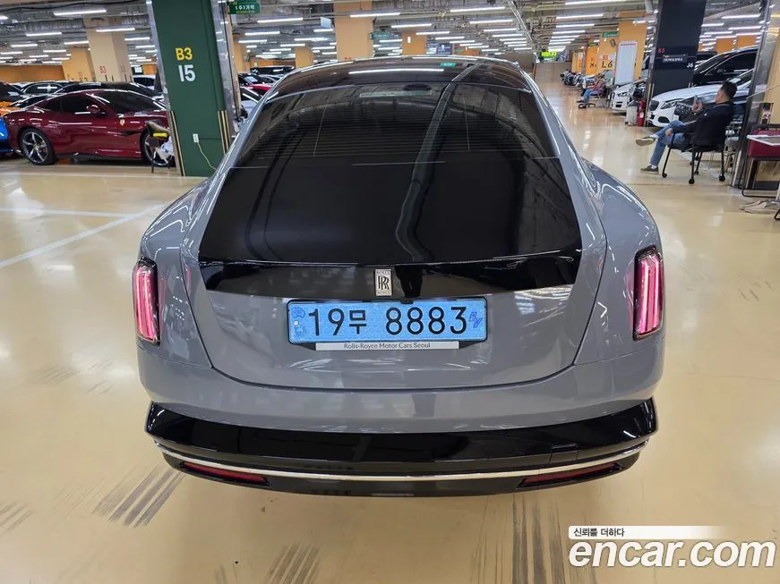 Rolls-Royce Spectre 2024 из KR, фото 10