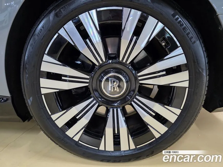 Rolls-Royce Spectre 2024 из KR, фото 6