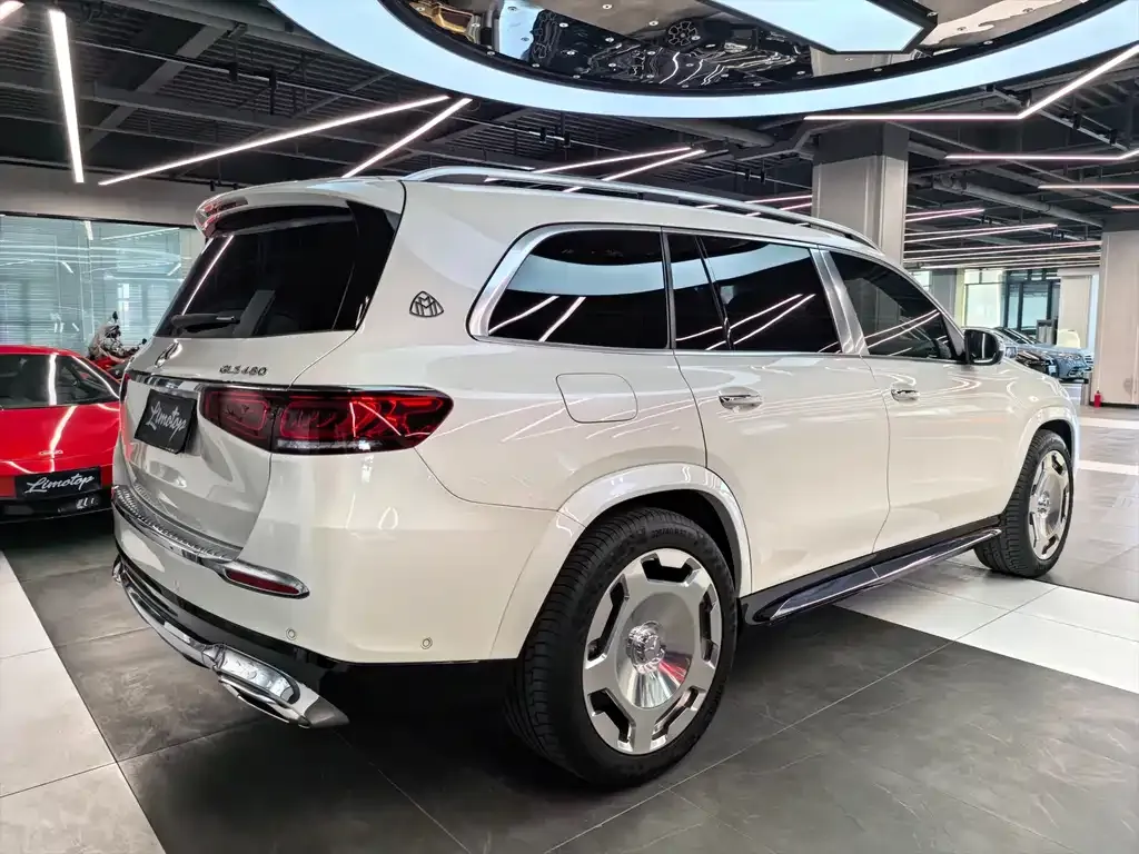 Mercedes-Benz GLS — фото 6
