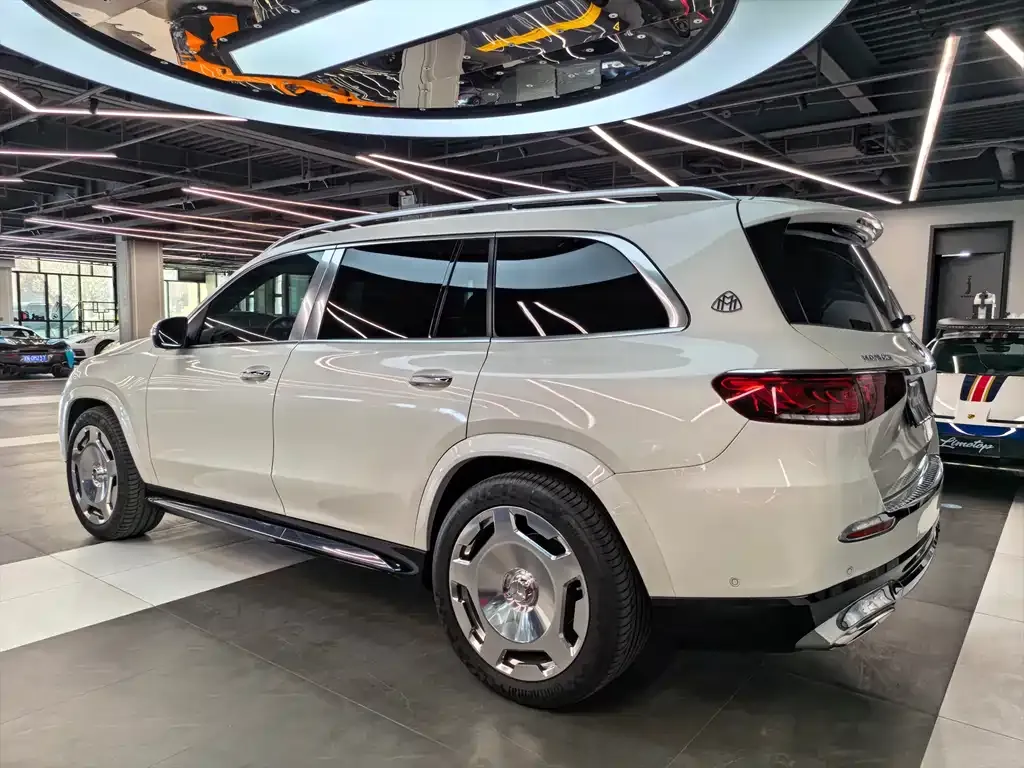 Mercedes-Benz GLS — фото 8