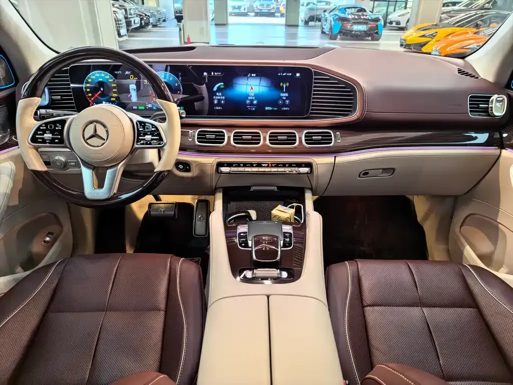 Mercedes-Benz GLS — фото 9