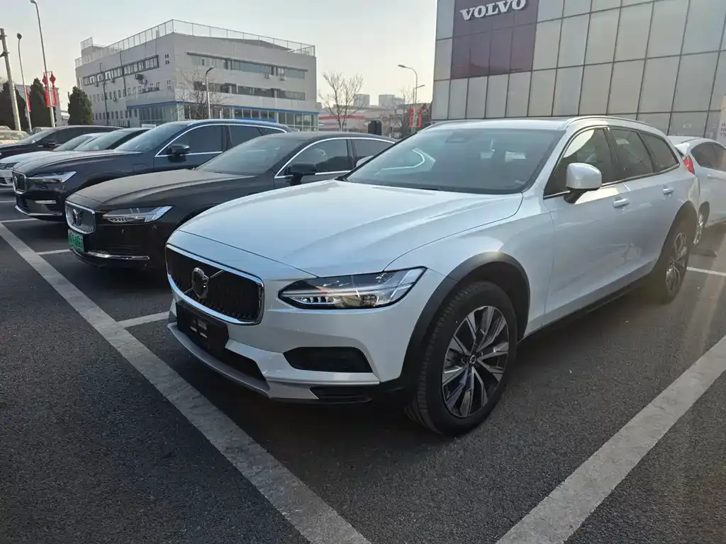 Volvo V90 — фото 1