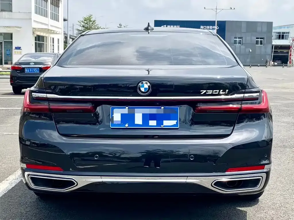 BMW 7 Series 2022 из CN, фото 2