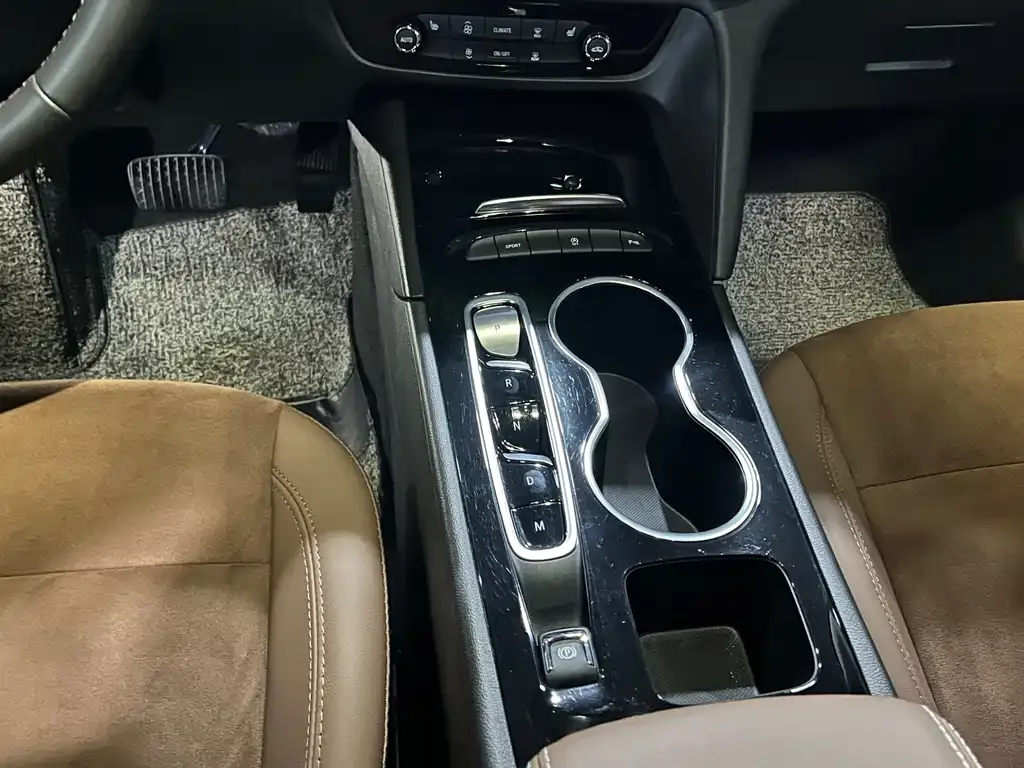 Buick Regal — фото 9
