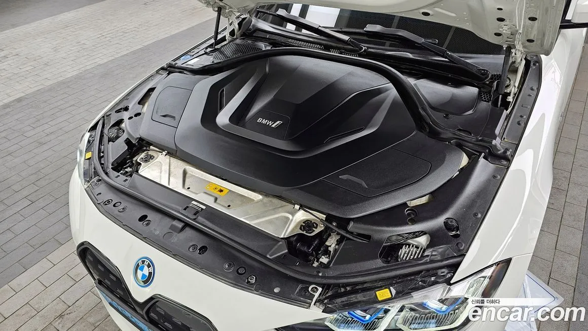 BMW i4 2023 из KR, фото 9