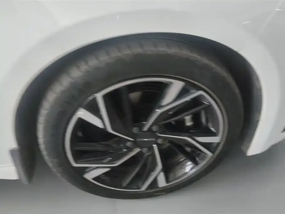 Lynk & Co 03 2023 из CN, фото 3