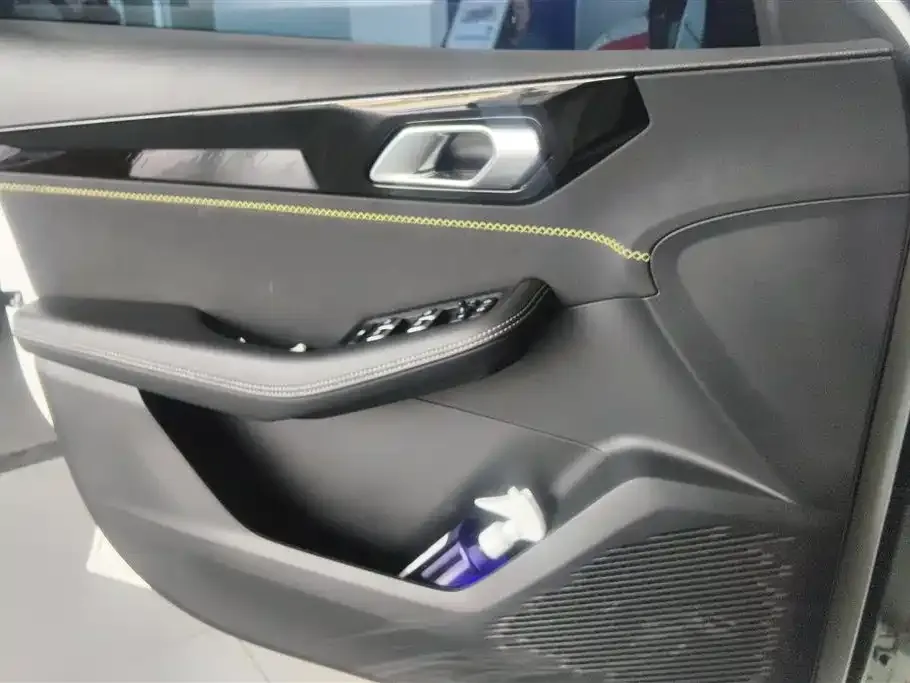 Lynk & Co 03 2023 из CN, фото 2