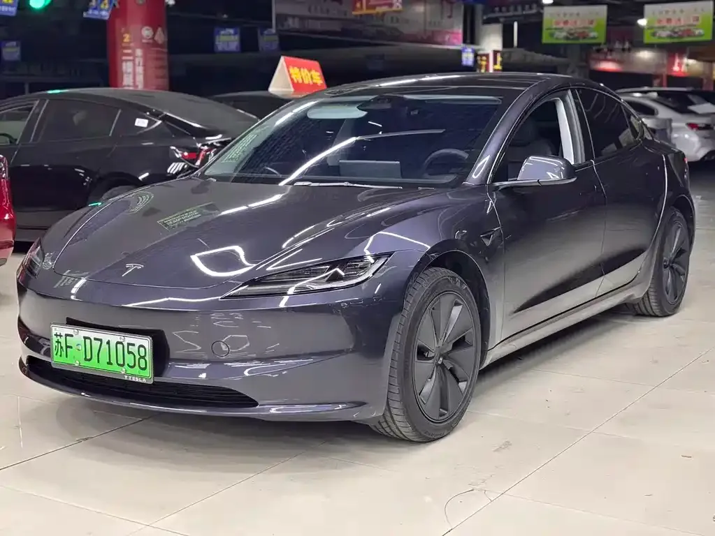 Tesla Model 3 — фото 1