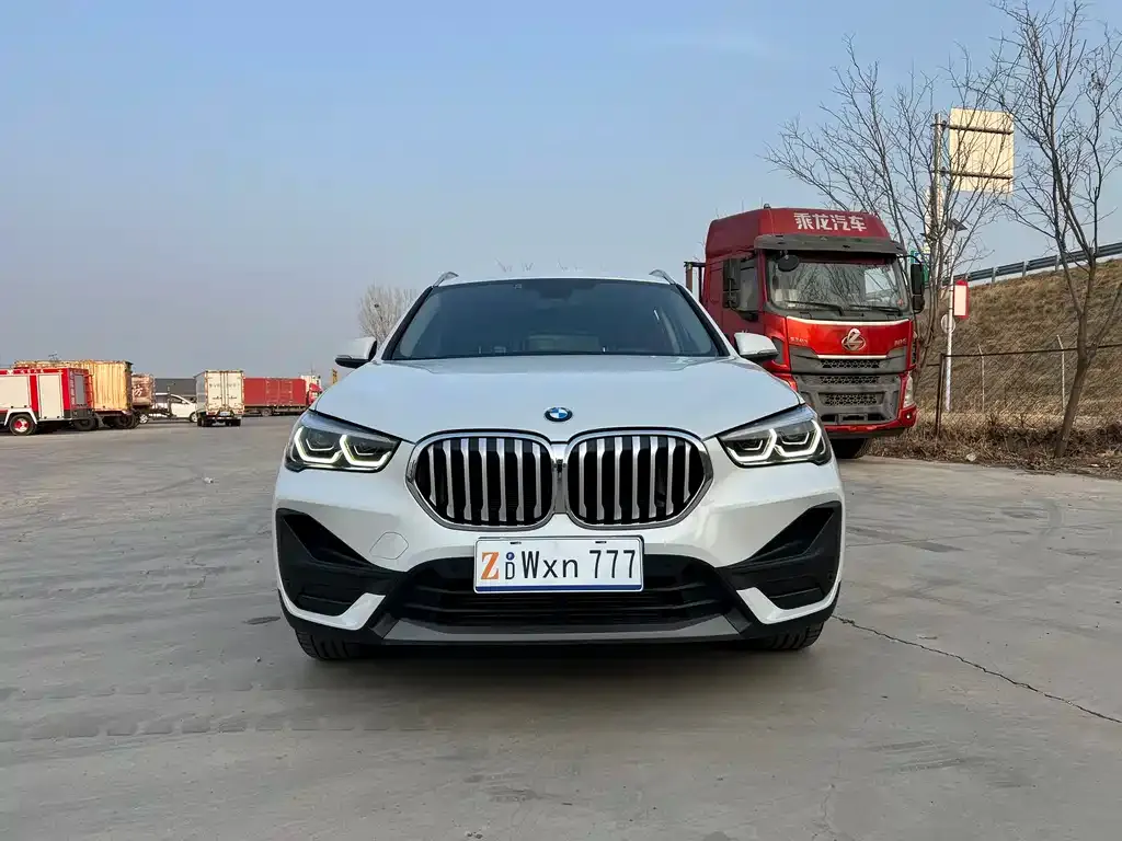 BMW X1 — фото 9