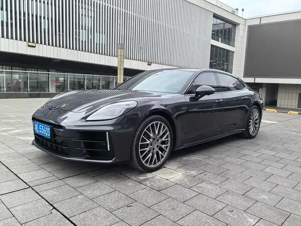 Porsche Panamera — фото 1