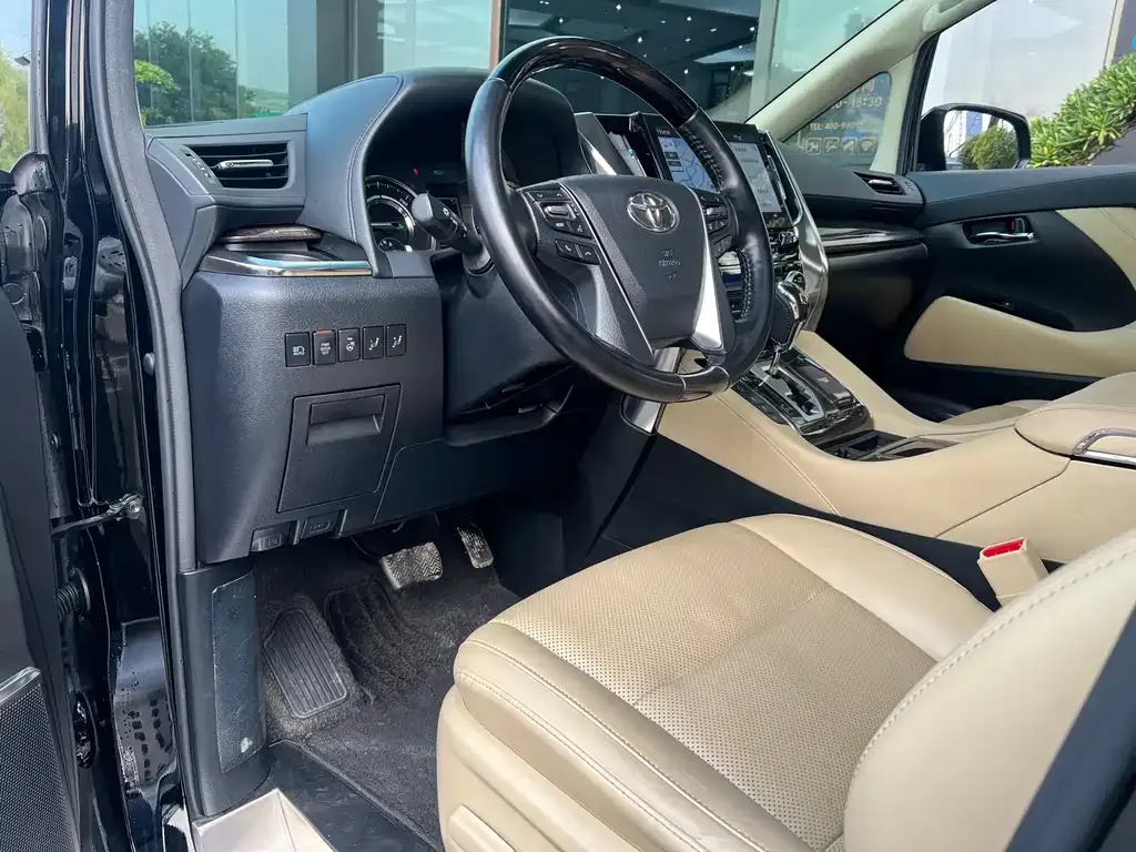 Toyota Alphard — фото 6