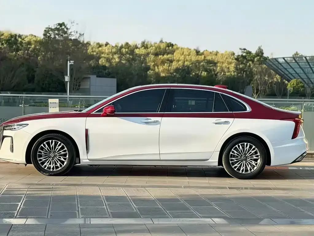 Hongqi H5 — фото 10