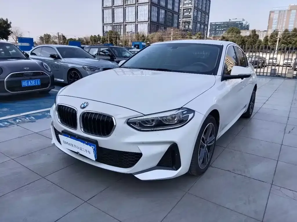 BMW 1 Series 2023 из CN, фото 1