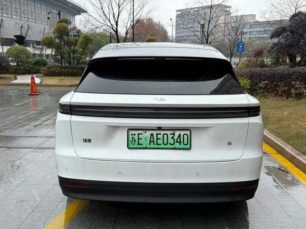 Li Auto i6 — фото 7