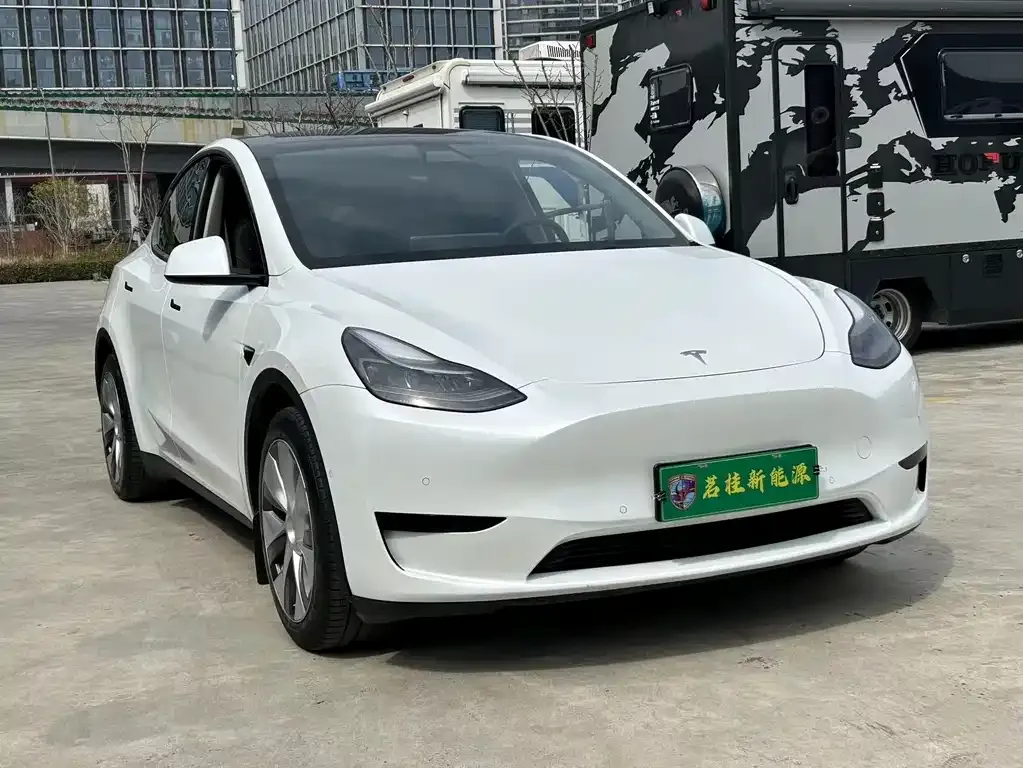 Tesla Model Y — фото 6
