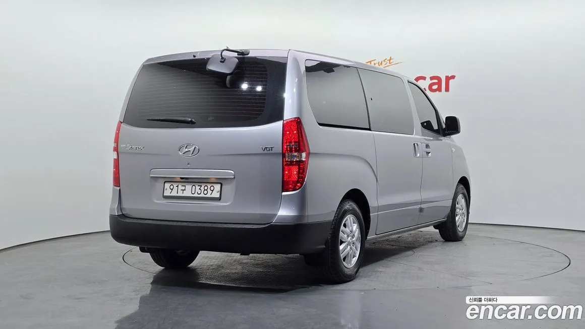 Hyundai Starex — фото 2
