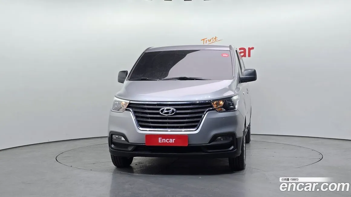 Hyundai Starex — фото 3