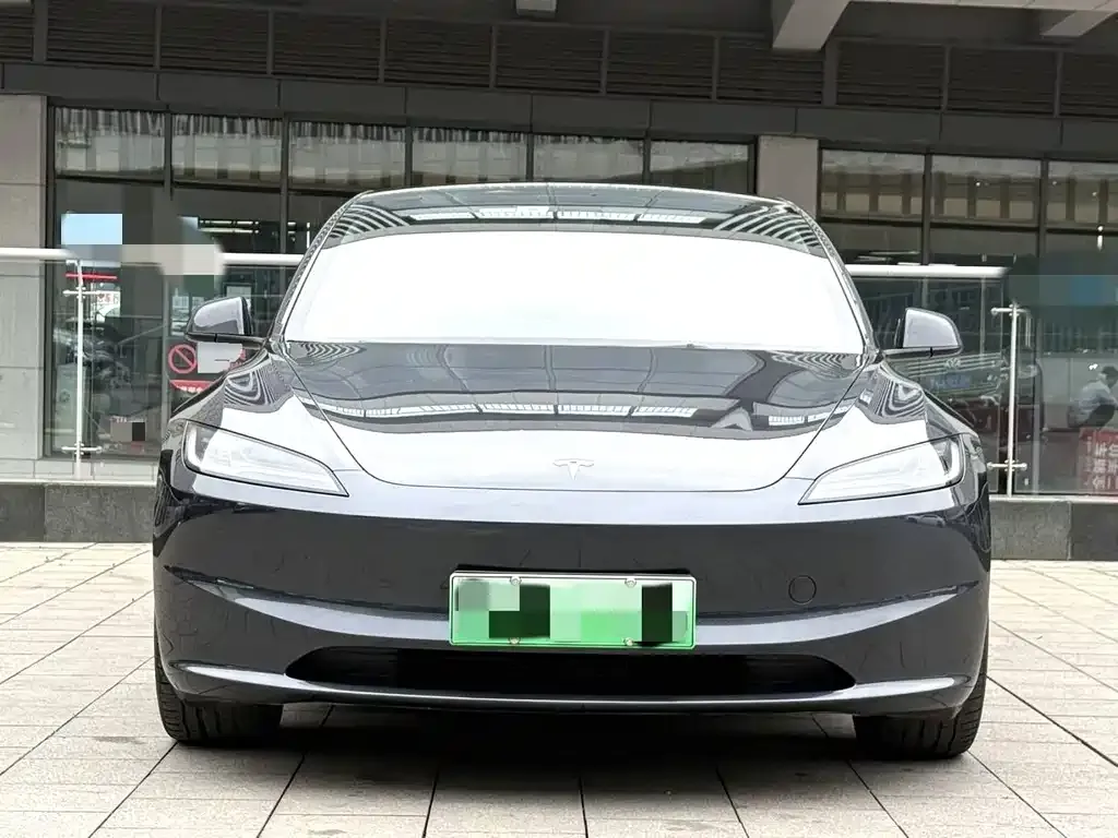 Tesla Model 3 — фото 2