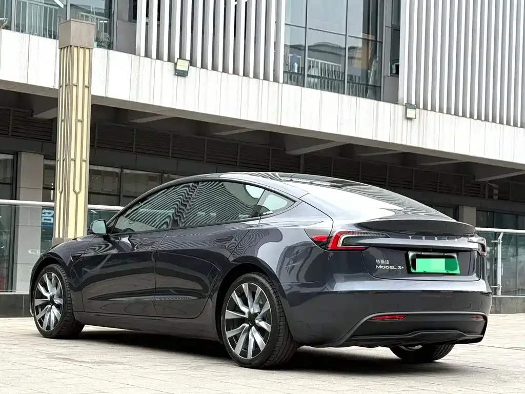 Tesla Model 3 — фото 4