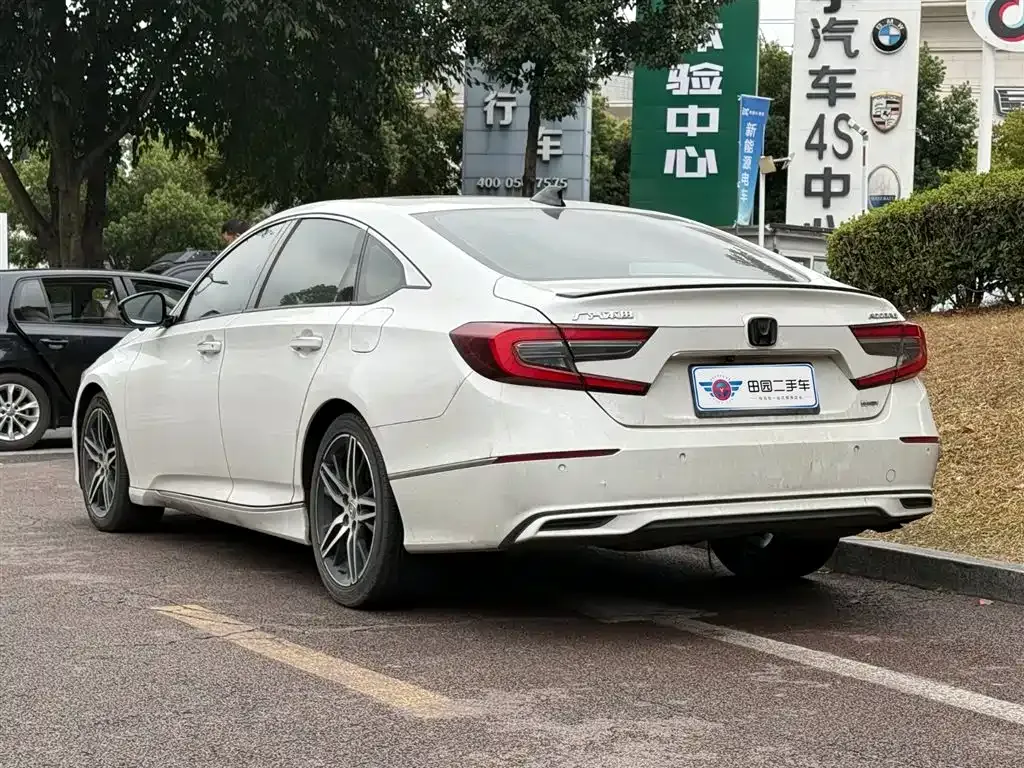Honda Accord — фото 4