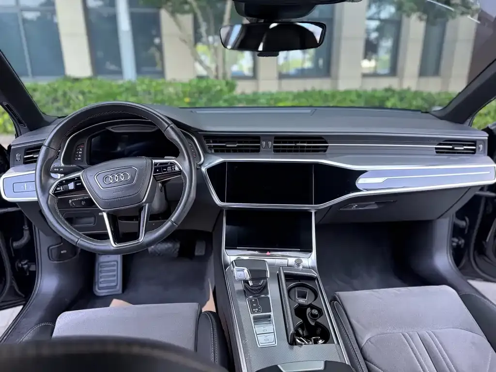 Audi A6L — фото 2
