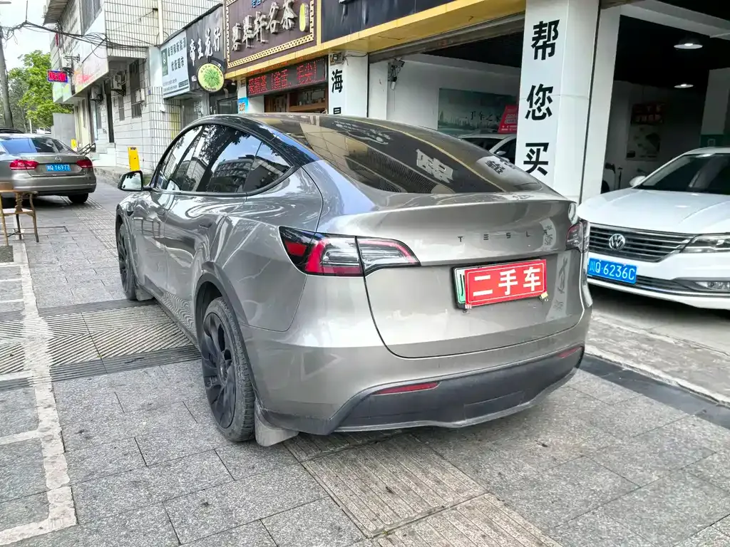 Tesla Model Y — фото 3