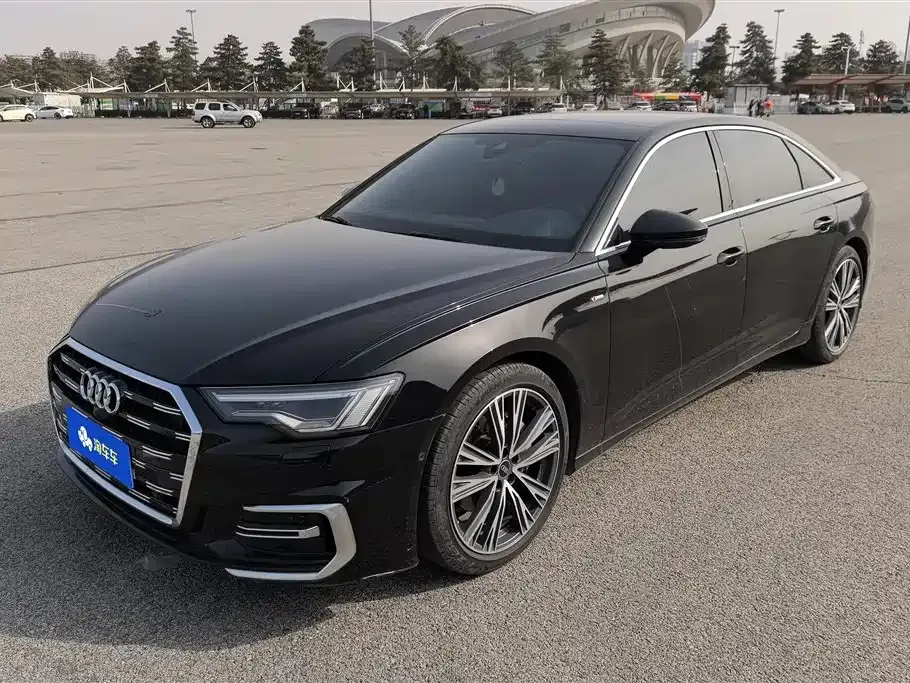 Audi A6L — фото 1