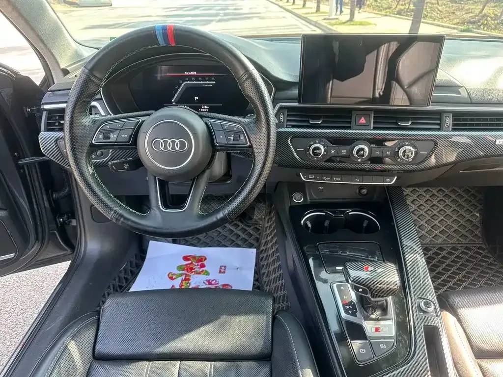 Audi A4L 2022 из CN, фото 9