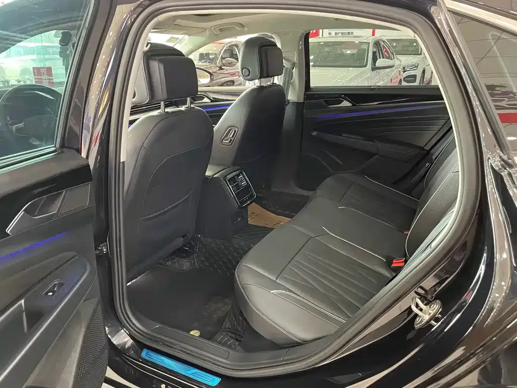 Volkswagen Passat — фото 3