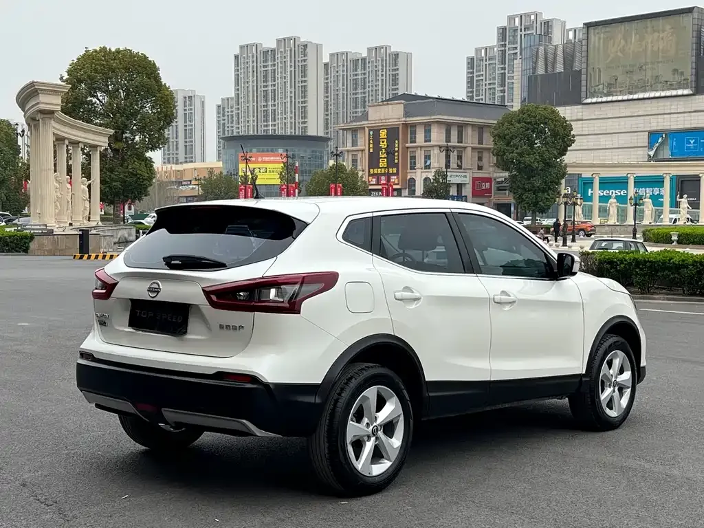 Nissan Qashqai — фото 6