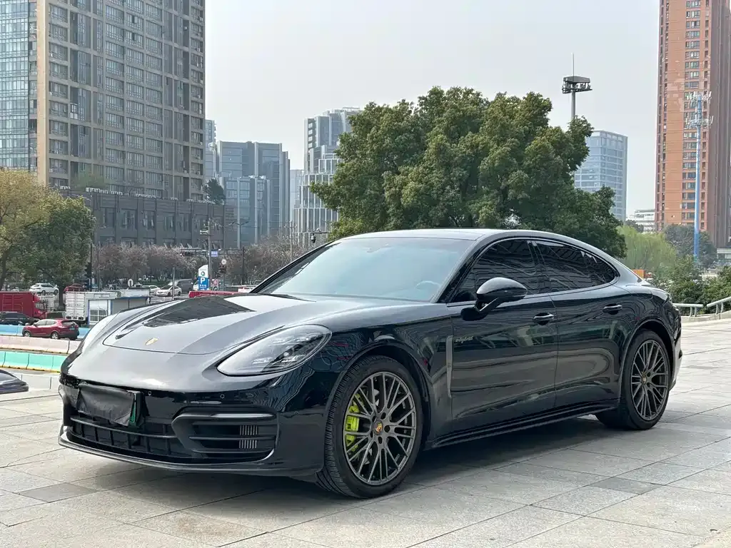 Porsche Panamera Hybrid — фото 1