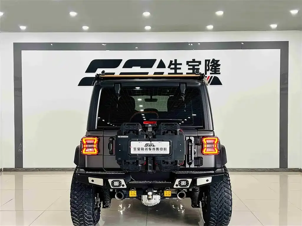 Jeep Wrangler — фото 5
