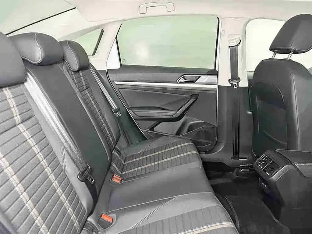 Volkswagen Lavida — фото 8