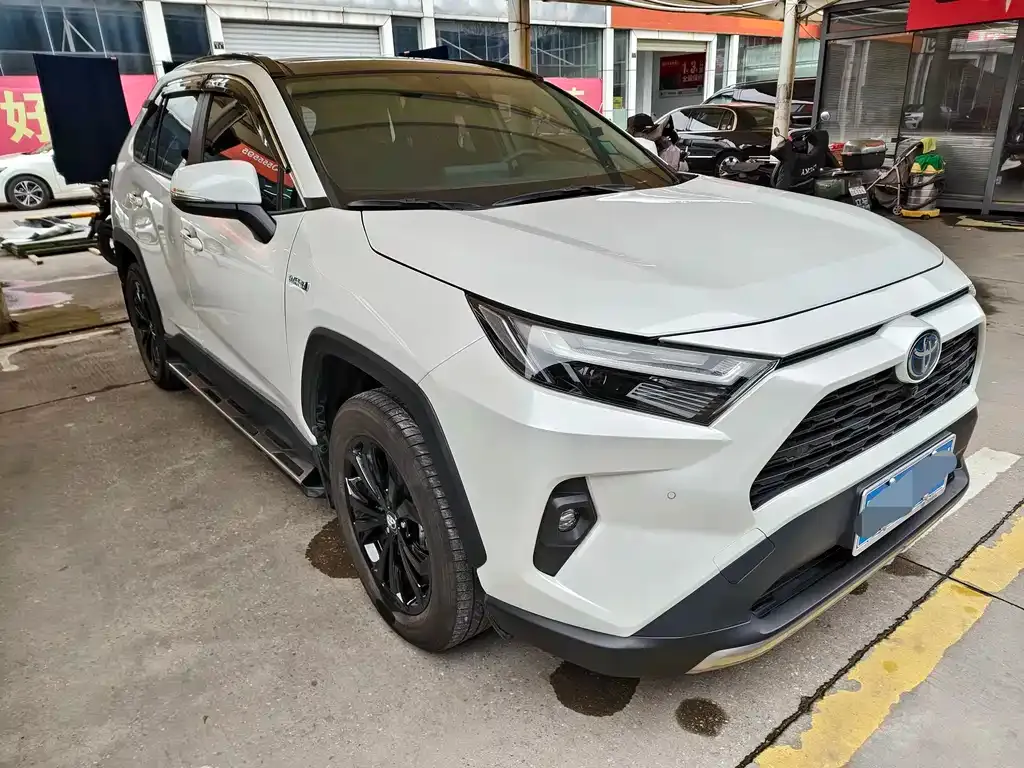 Toyota RAV4 2023 из CN, фото 1