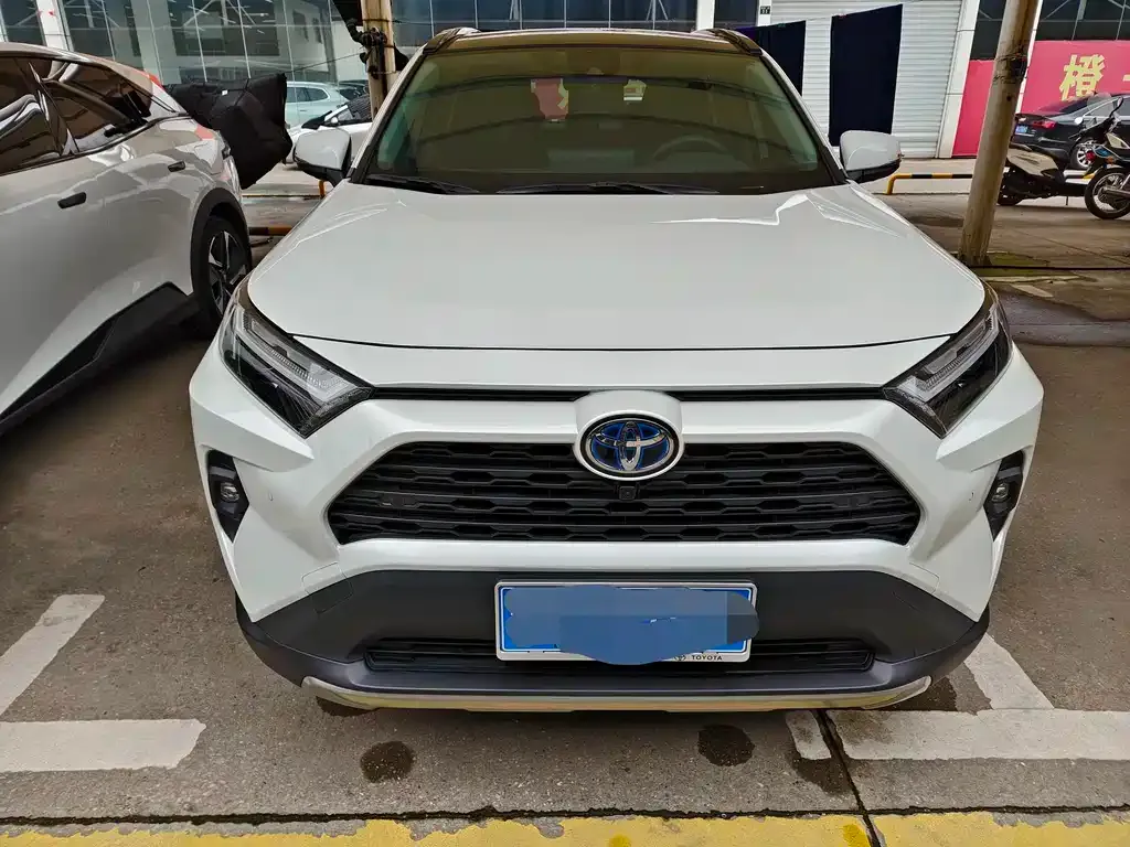 Toyota RAV4 2023 из CN, фото 2