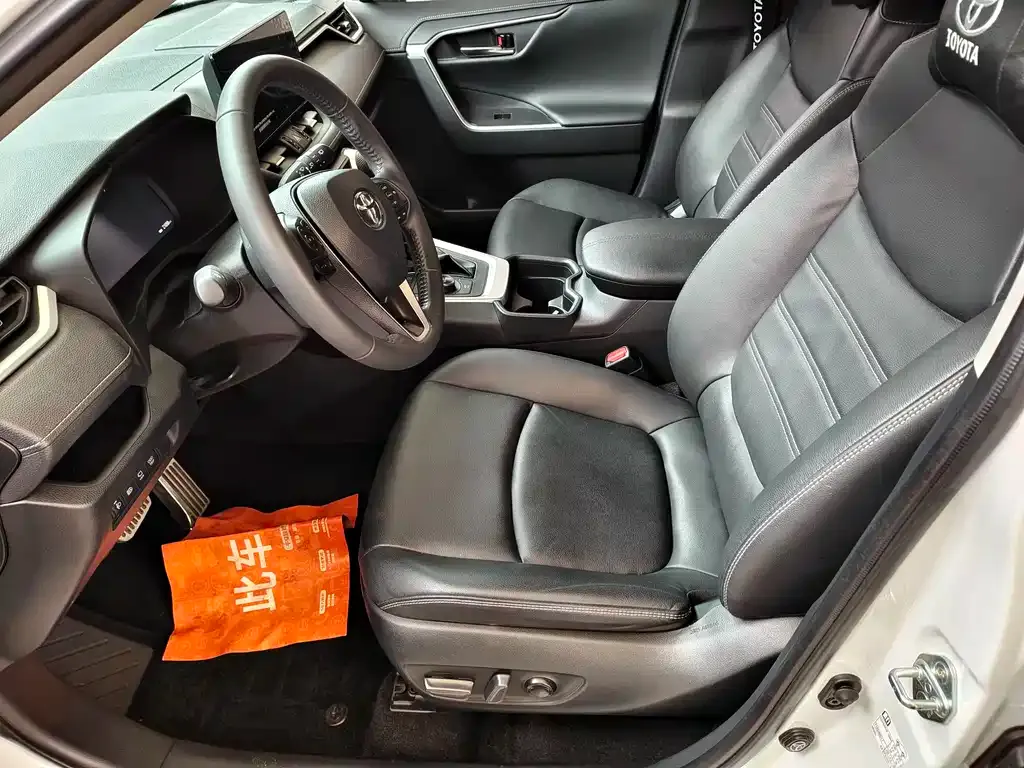 Toyota RAV4 2023 из CN, фото 7