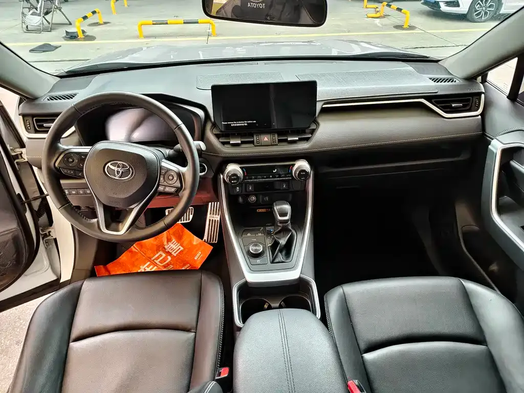 Toyota RAV4 2023 из CN, фото 3