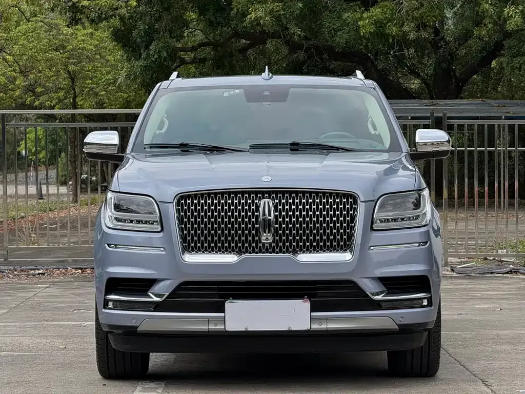 Lincoln Navigator — фото 1
