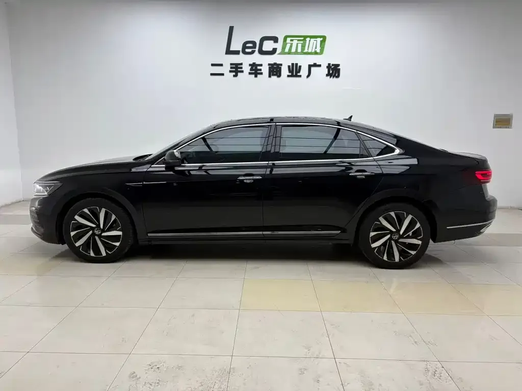 Volkswagen Passat 2023 из CN, фото 4