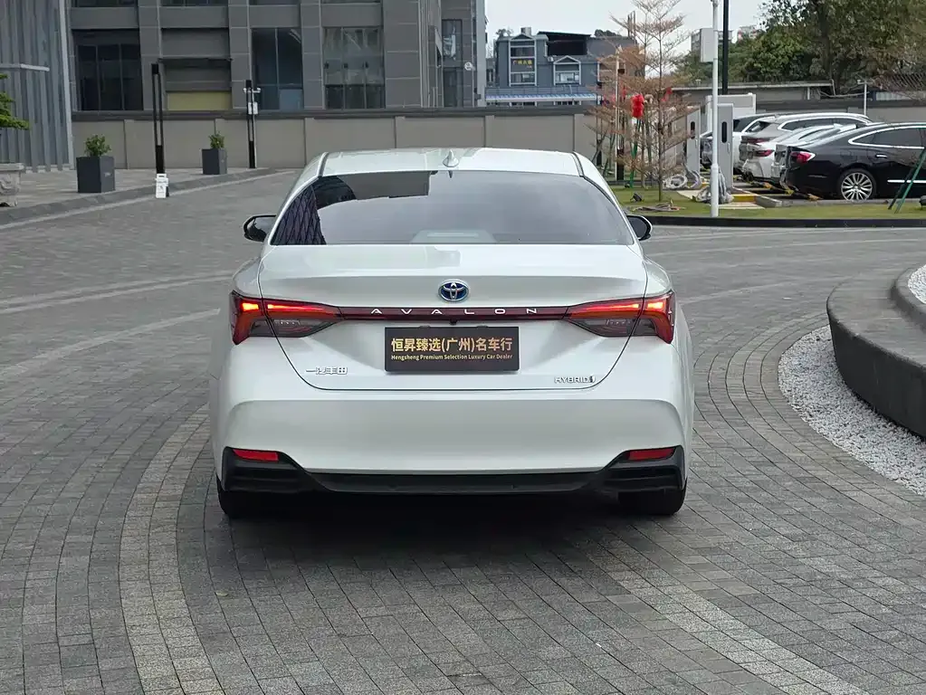 Toyota Avalon 2023 из CN, фото 2