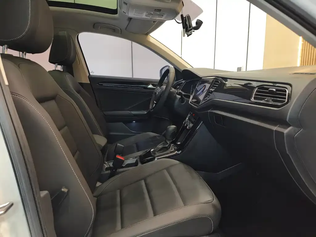 Volkswagen T-Roc 2021 из CN, фото 5